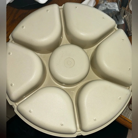 Gently used Vintage Tupperware Serving Tray 1970s Retro Serving Platter - Picture 4 of 5